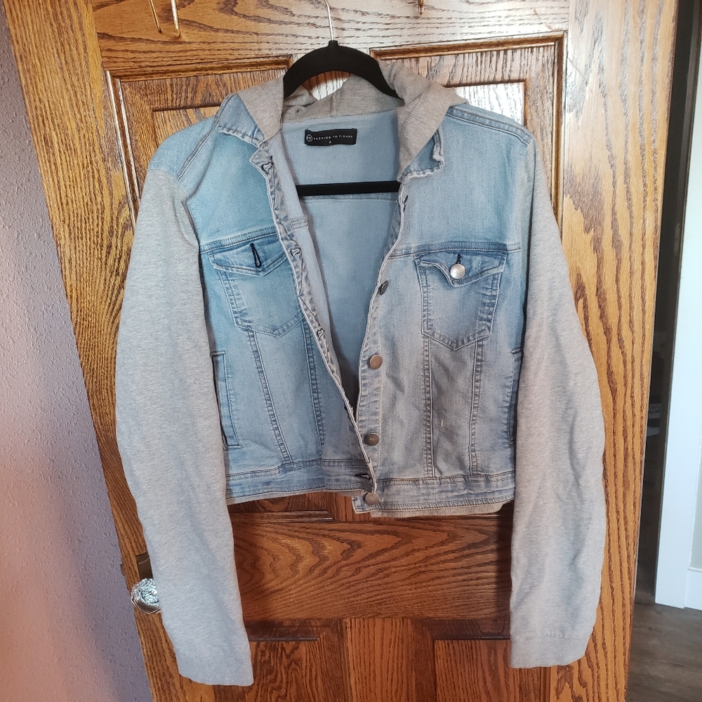 Fashion to figure denim crop jacket